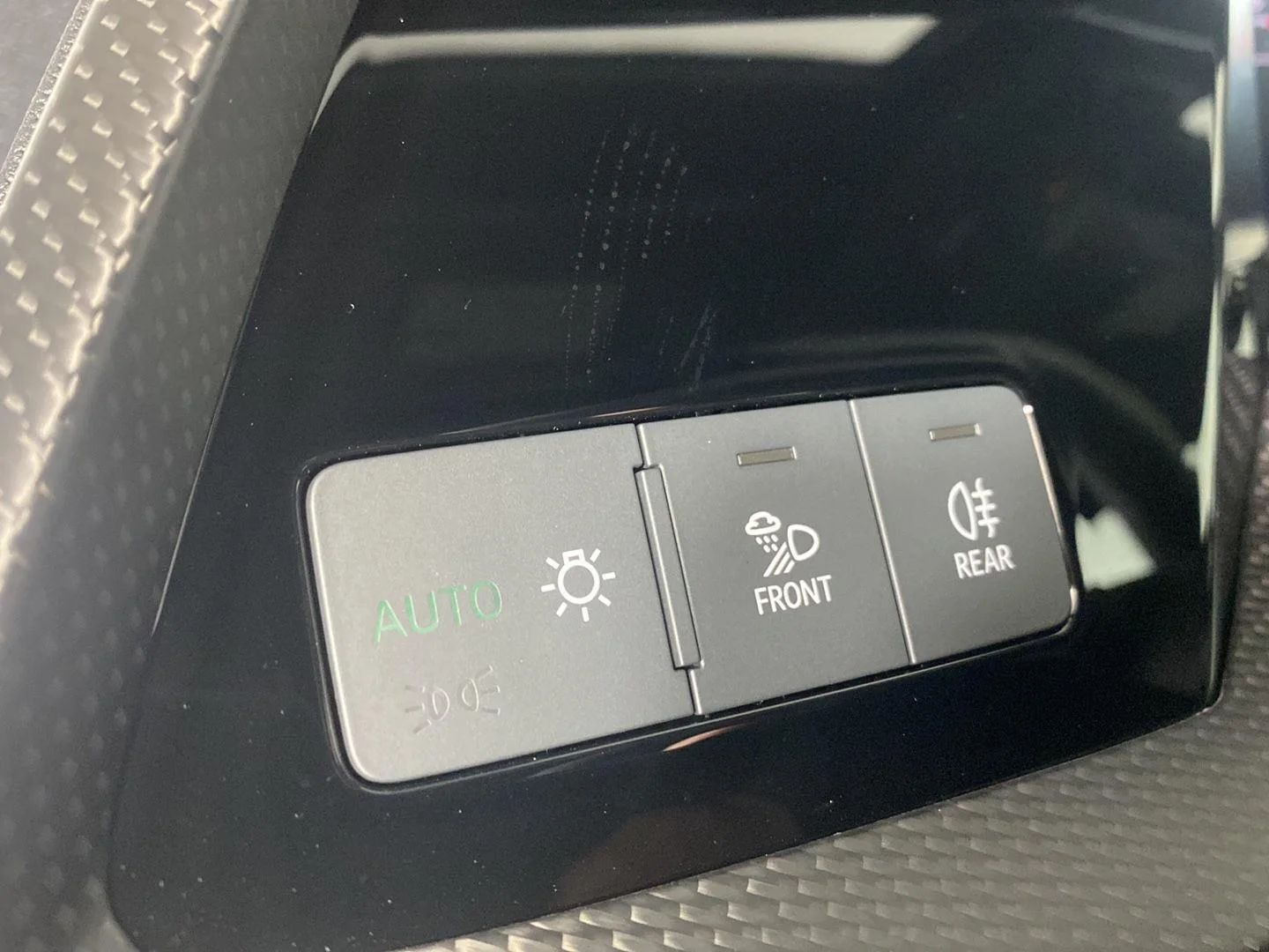 Used 2026 Arkona White Audi  image 19