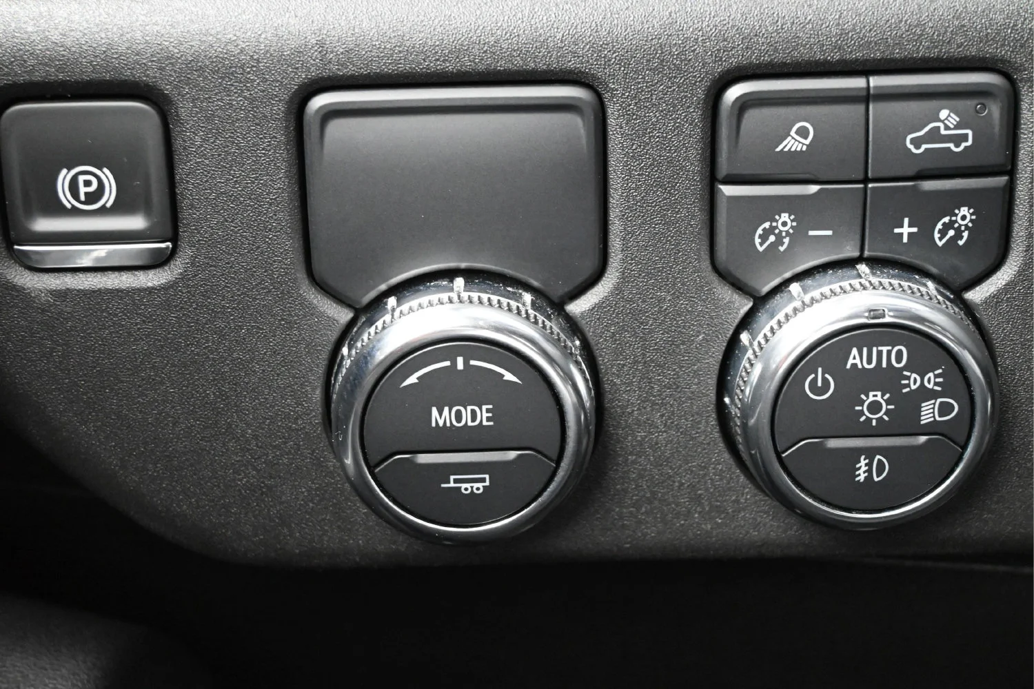 Used 2025 Summit White GMC SLT image 23