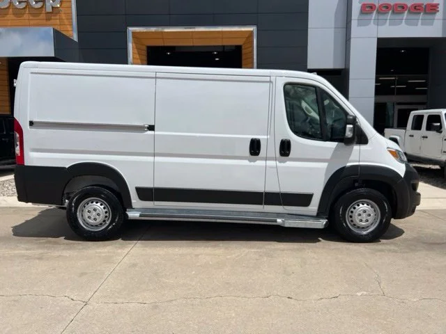 Used 2025 White Ram Base image 2