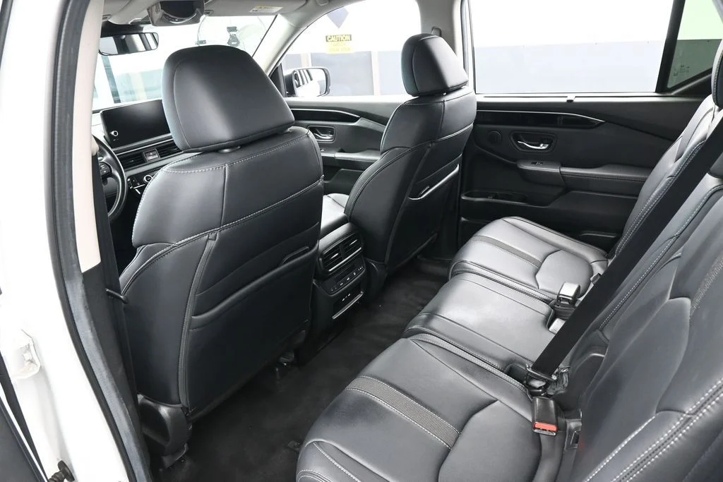 Used 2025 White Honda EX-L image 38