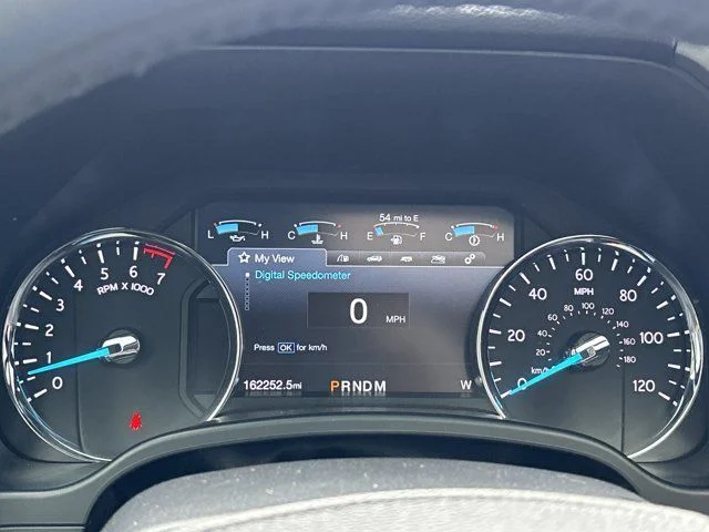 Used 2018 Silver Ford XLT image 28