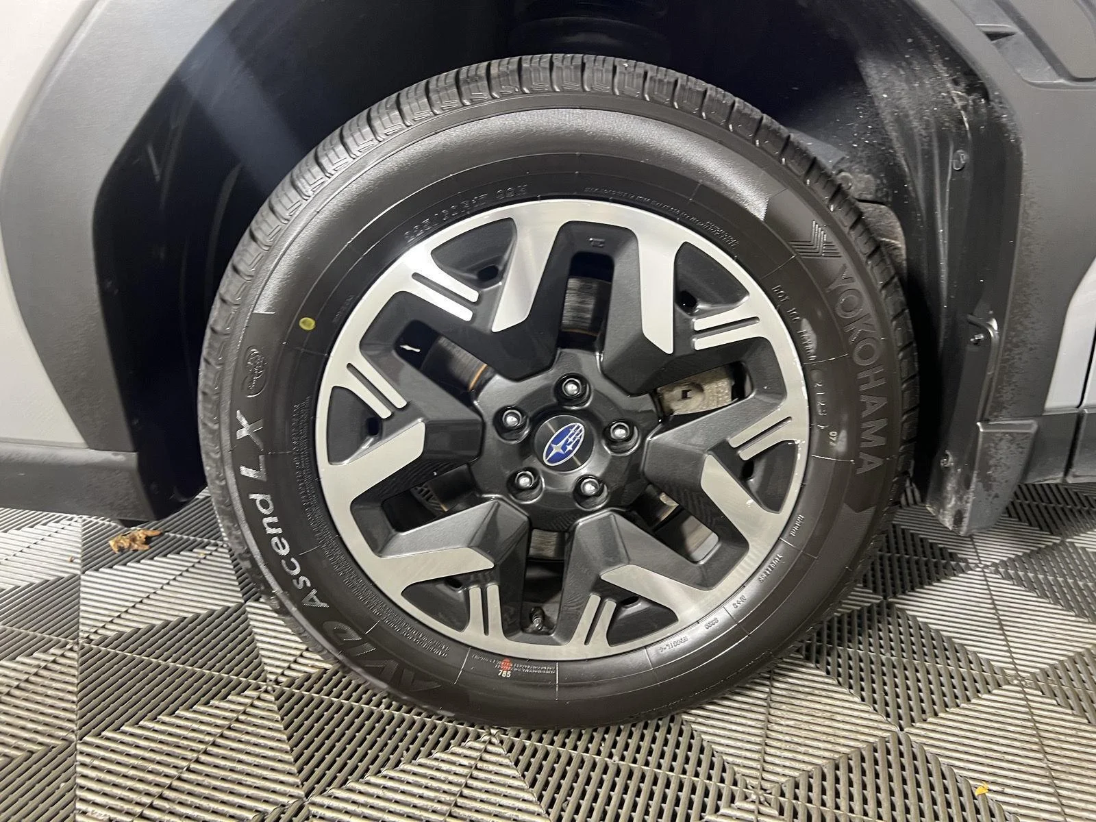 Used 2025 River Rock Pearl Subaru Premium image 43