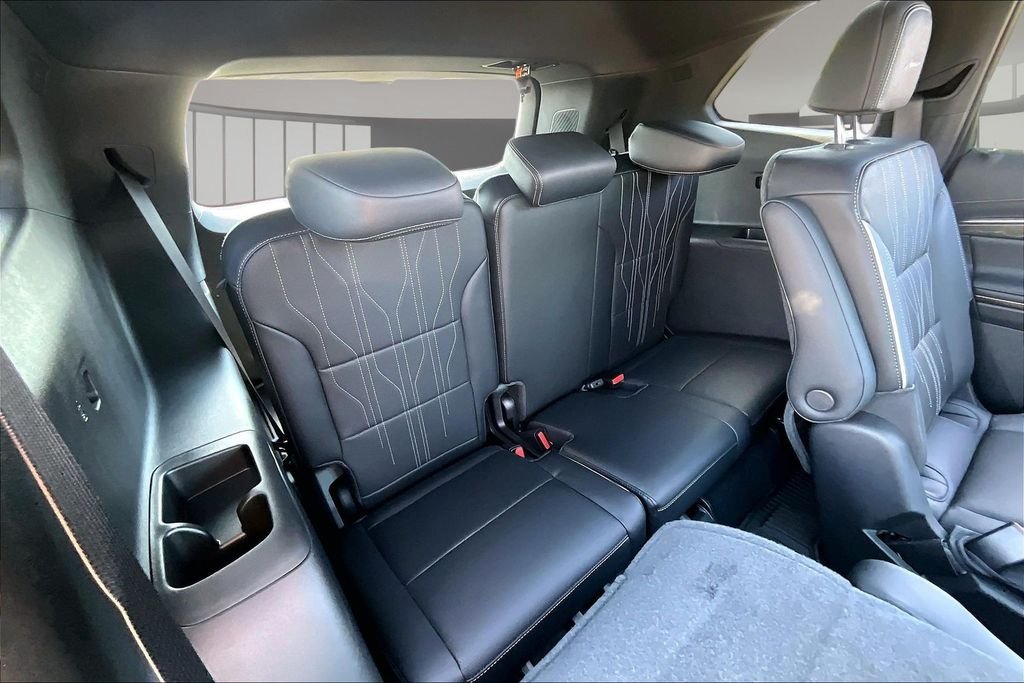 Used 2025 Red Buick Avenir image 30