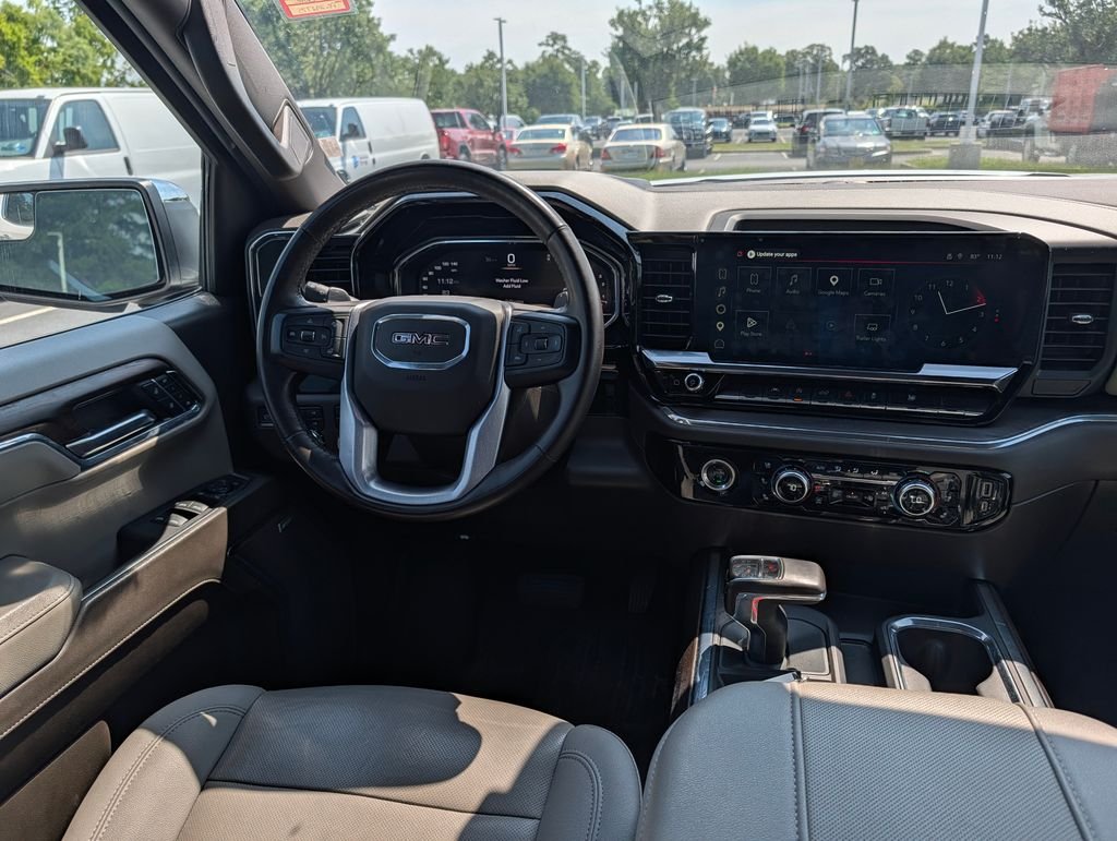 Used 2023 White GMC SLT image 3