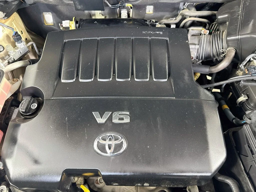 Used 2009 Sandy Beach Metallic Toyota Limited image 35