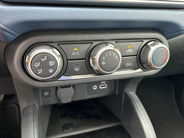 2025 Nissan Versa Sedan SV - Photo 20