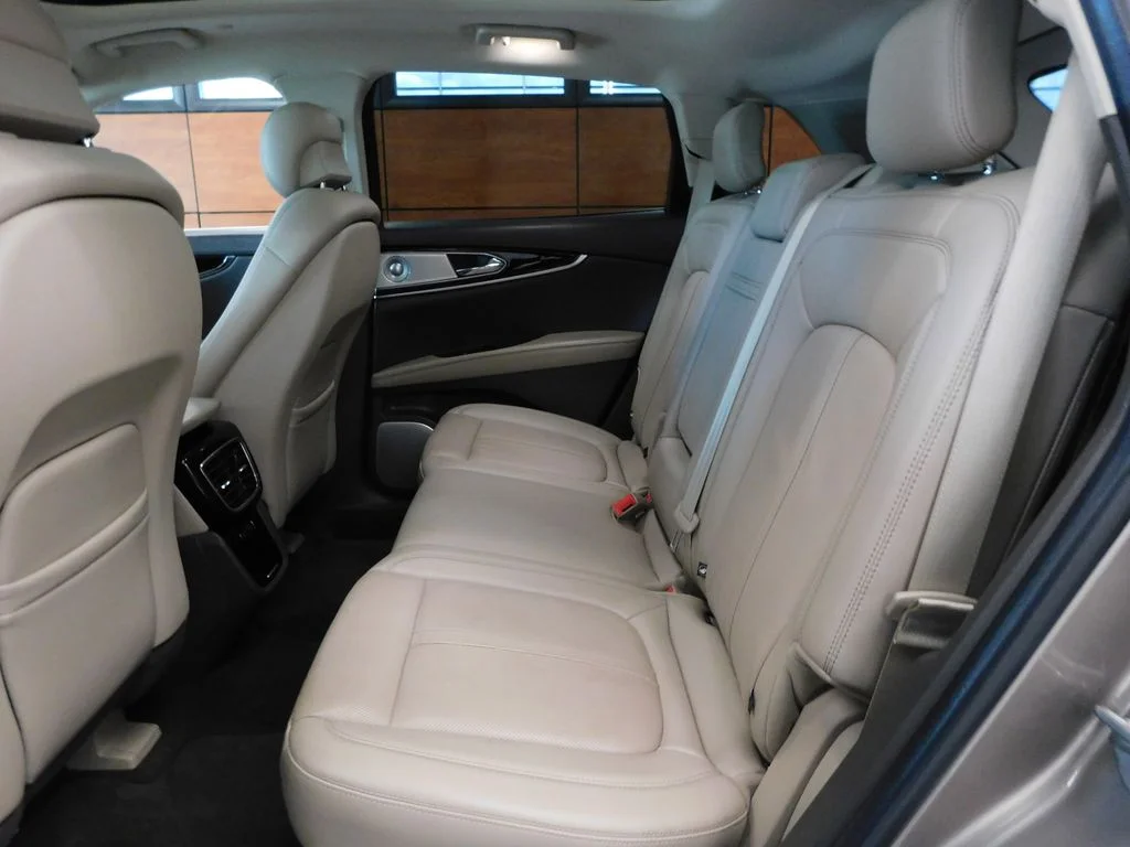 Used 2021 Mocha Lincoln Reserve image 43
