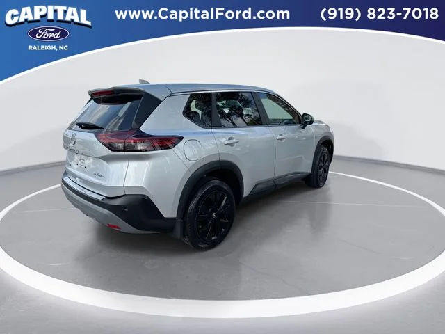 Used 2022 Silver Nissan SV image 8