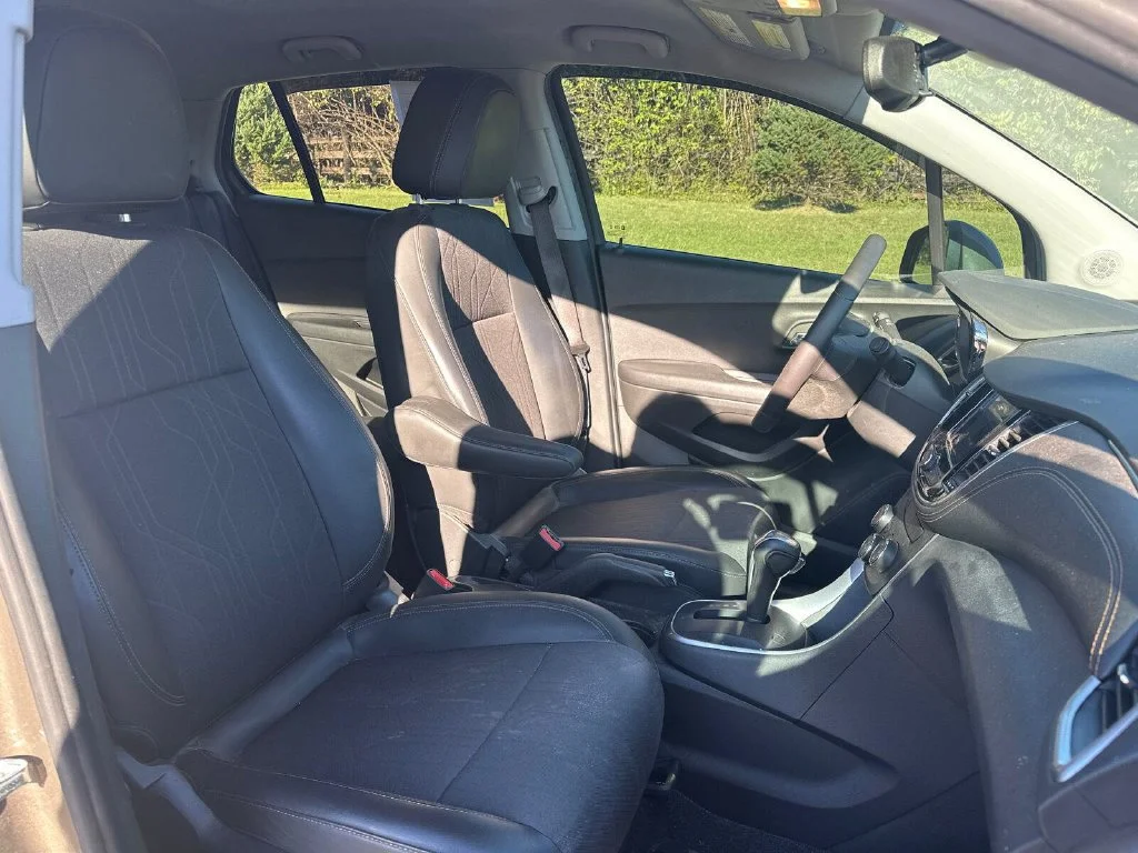 Used 2022 Gray Chevrolet LT image 19