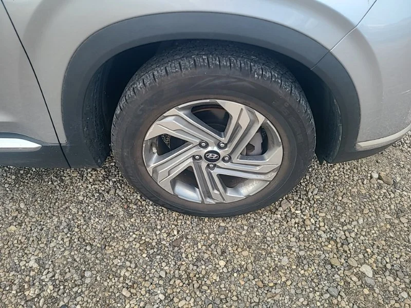Used 2022 Silver Hyundai SEL image 7