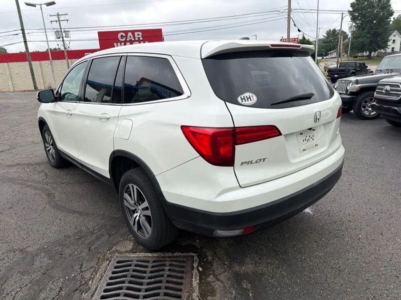 Used 2016  Honda EX image 5