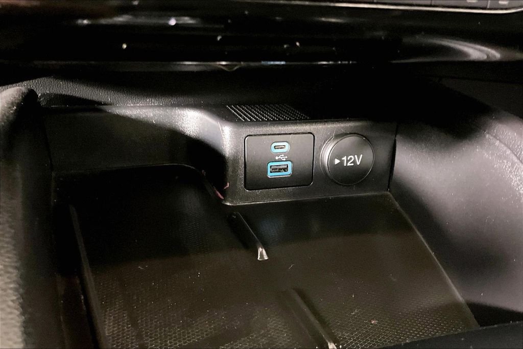 Used 2022 Black Ford SEL image 14