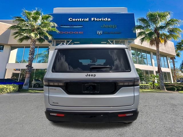 New 2026 Silver-Zynith Exterior Paint Jeep Limited Altitude image 6