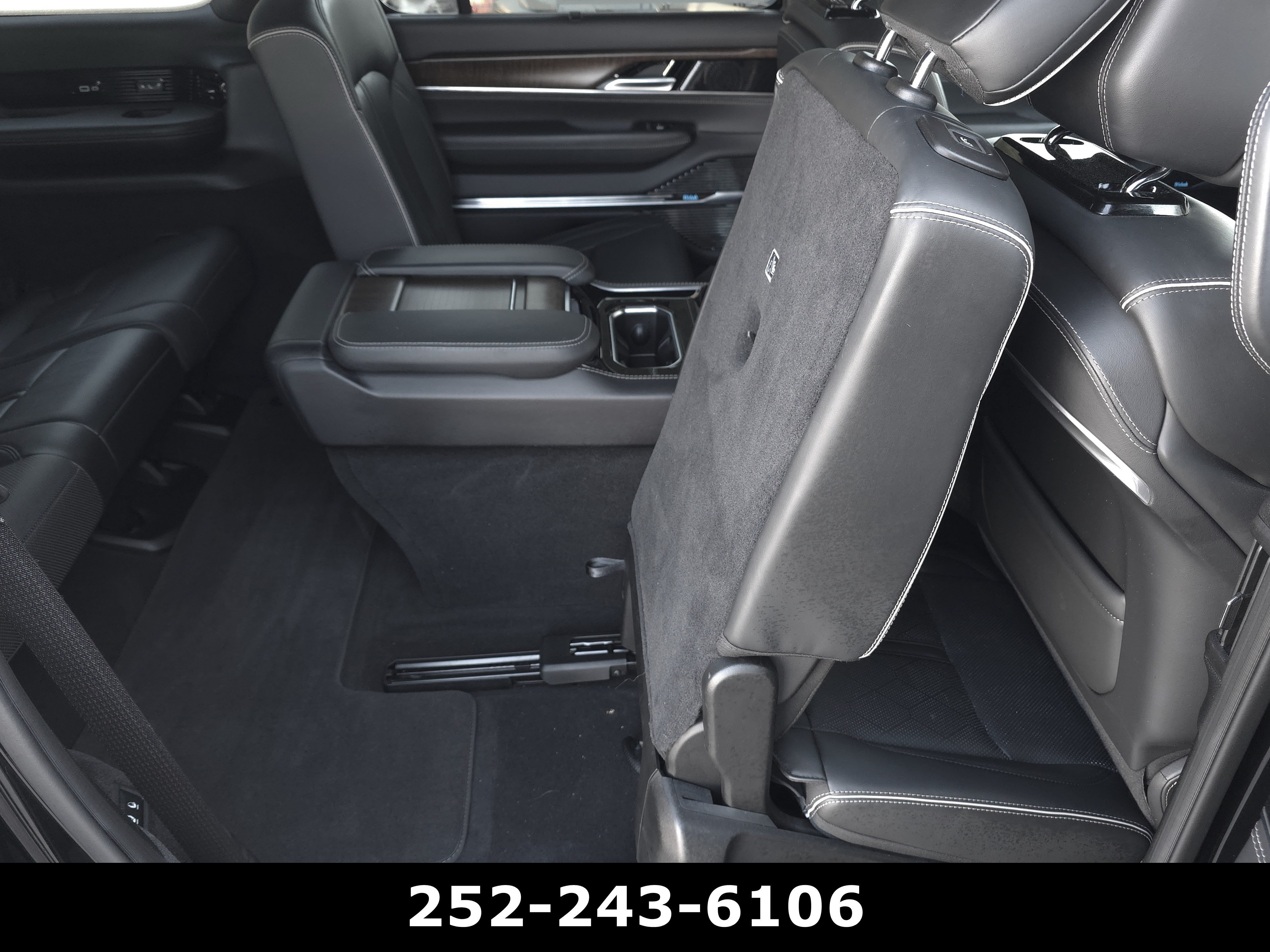 Used 2022 Diamond Black Crystal Pearlcoat Jeep Series II image 56