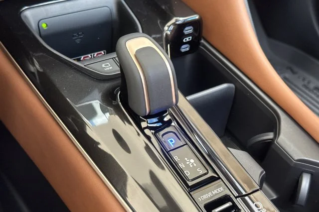 2026 Toyota Crown Signia Limited - Photo 23