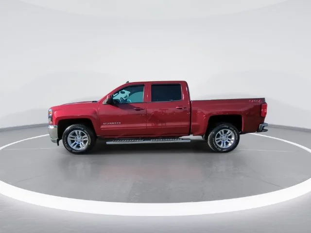 Used 2018 CAJUN RED TINTCOAT Chevrolet LT image 5