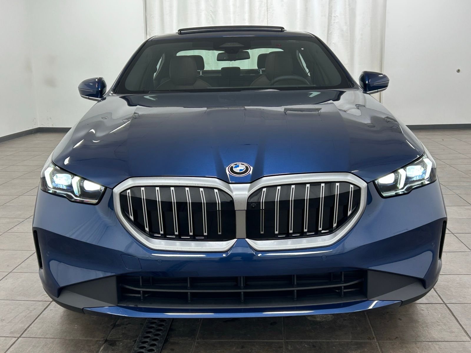 New 2026 Phytonic Blue Metallic BMW 530i xDrive image 7