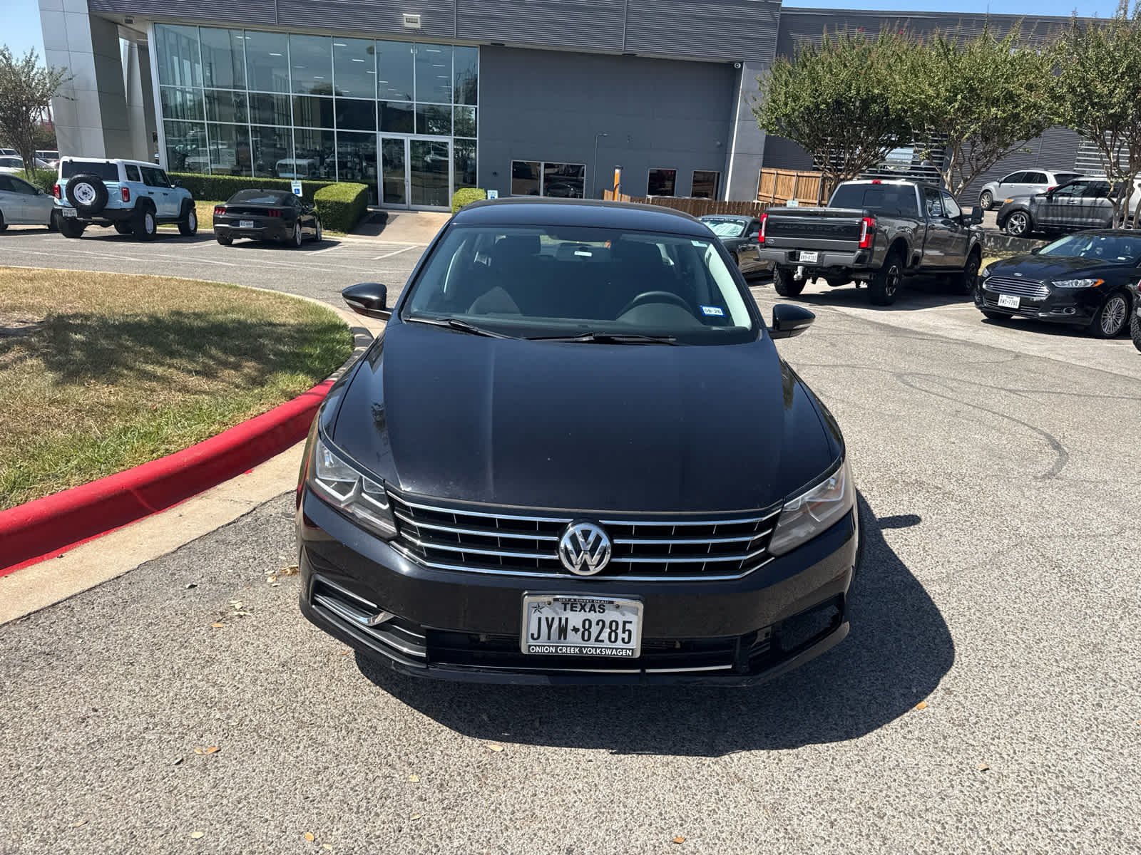 Pre-Owned 2017 Volkswagen Passat 1.8T S