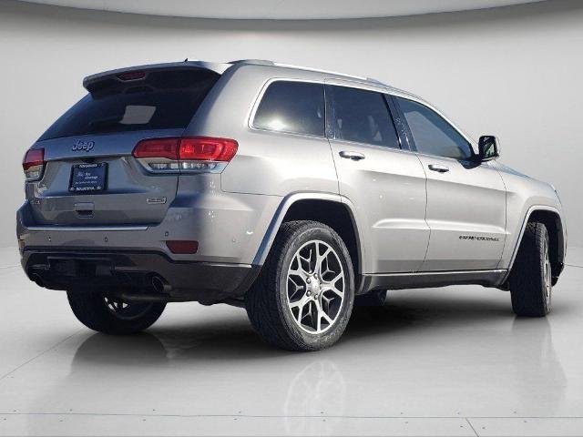 Used 2018 Billet Silver Metallic Clearcoat Jeep  image 24