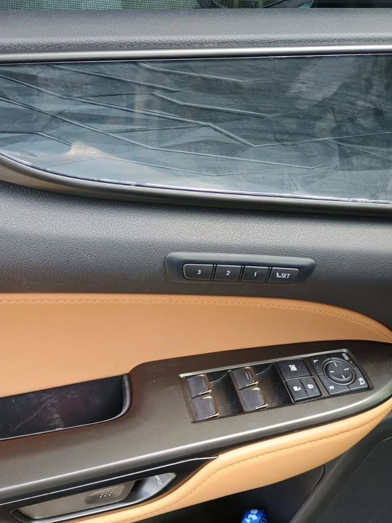 Used 2025 Atomic Silver Lexus 250 Premium image 4
