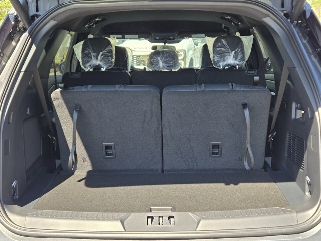 New 2026 Carbonized Gray Metallic Ford ST-Line image 11