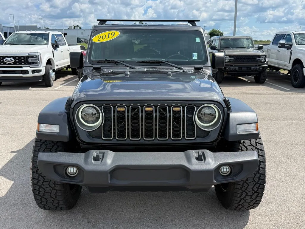 Used 2019 Gray Jeep Unlimited Sport S image 38
