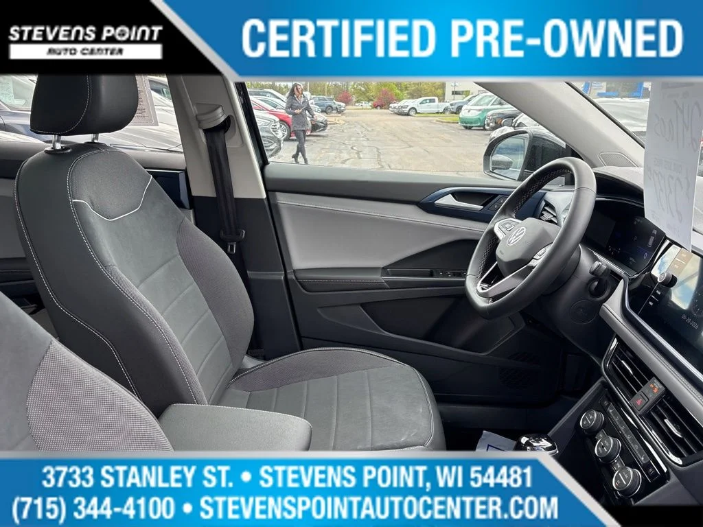 Certified Used 2024 Deep Black Pearl Volkswagen 1.5T SE image 33