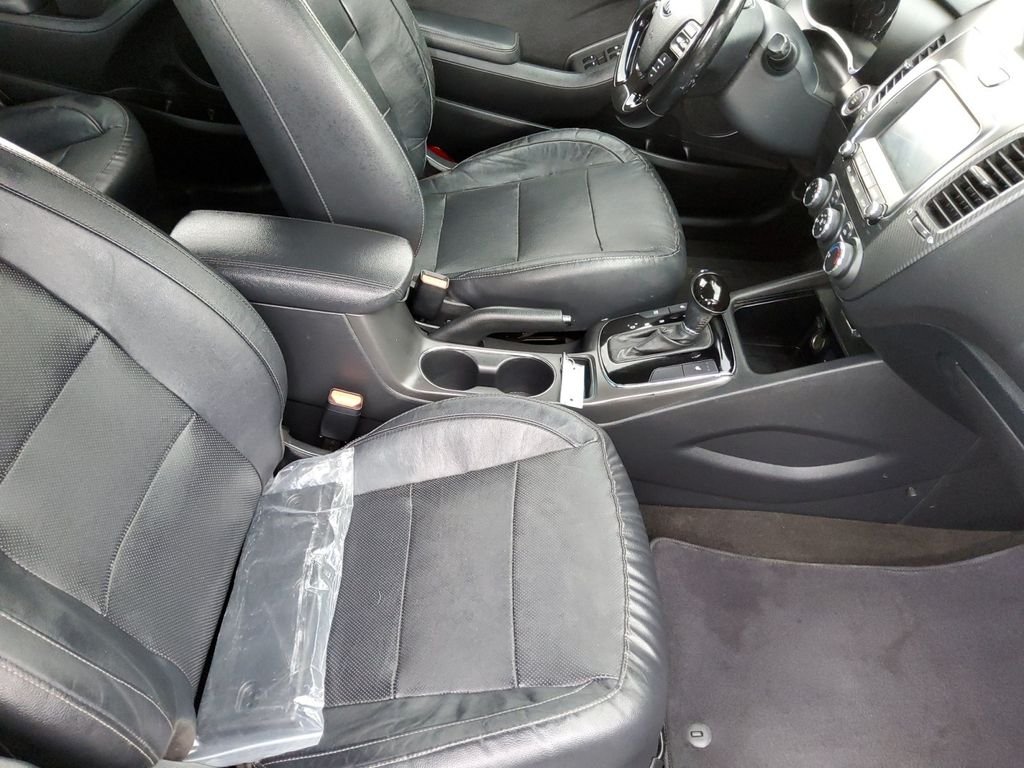 Used 2017 Black Kia EX image 14