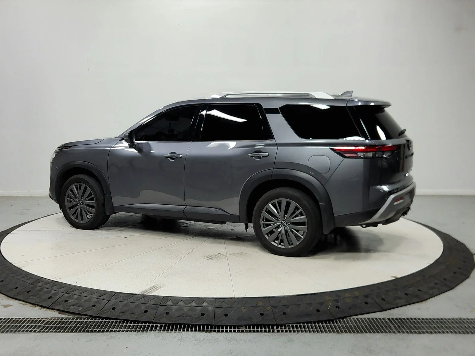 Used 2025 Gray Nissan SL image 6