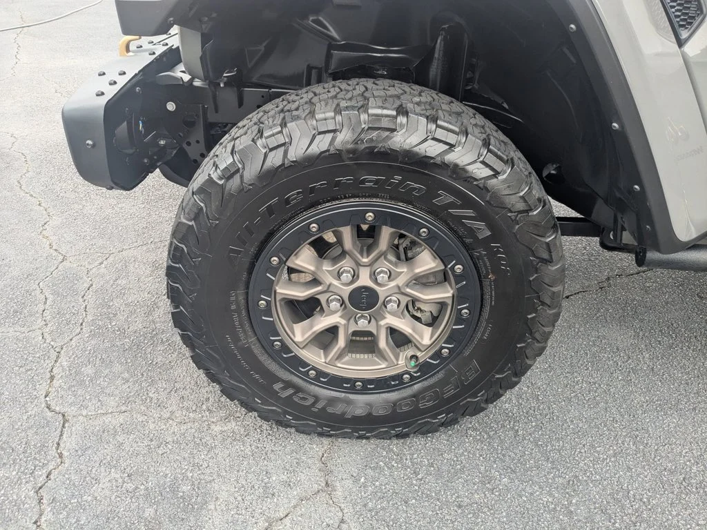Used 2023 Sting-Gray Clearcoat Jeep Rubicon 392 image 10