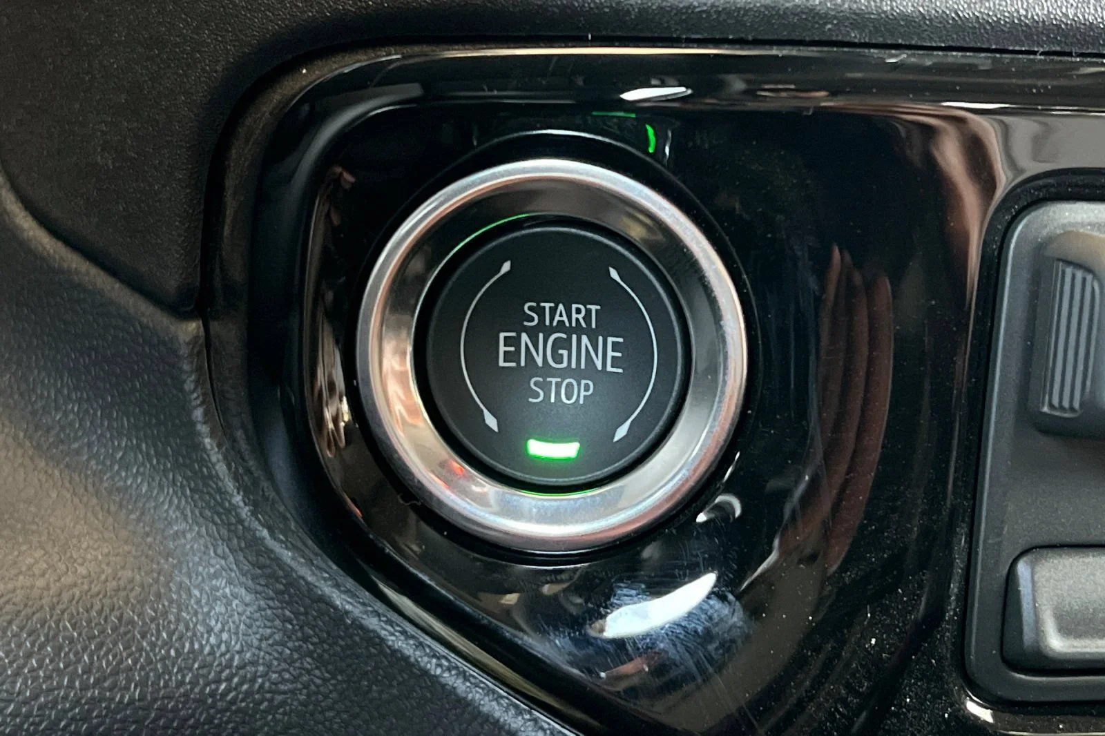 New 2026 Summit White Chevrolet LT (2FL) image 22