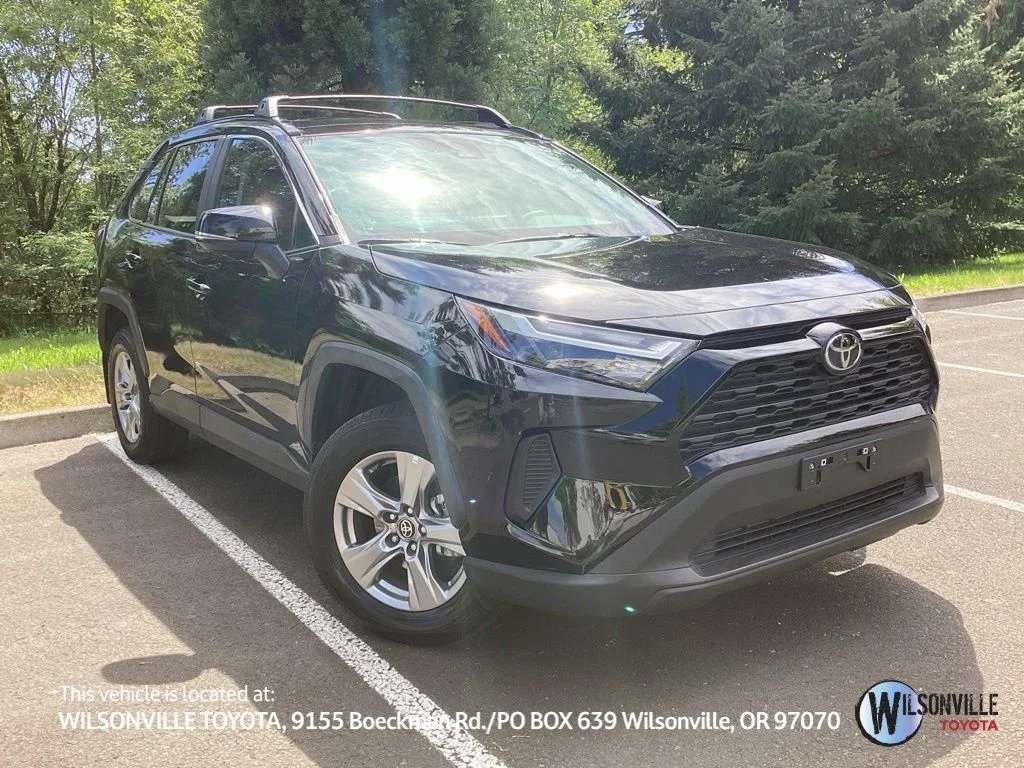 2025 Toyota RAV4 XLE AWD's photo