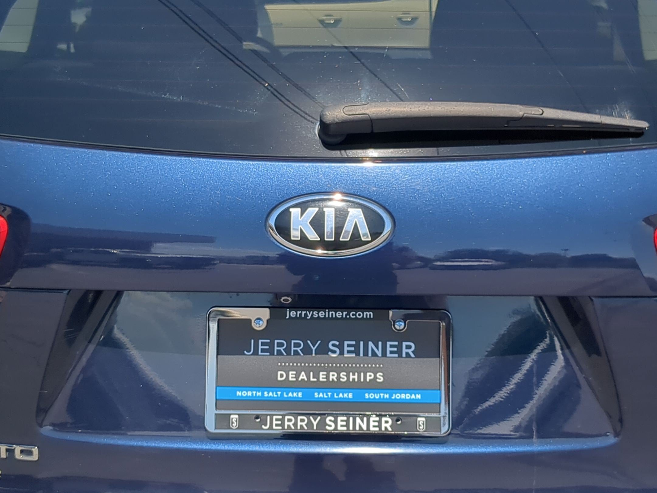 Used 2019 Blaze Blue Kia LX V6 image 14