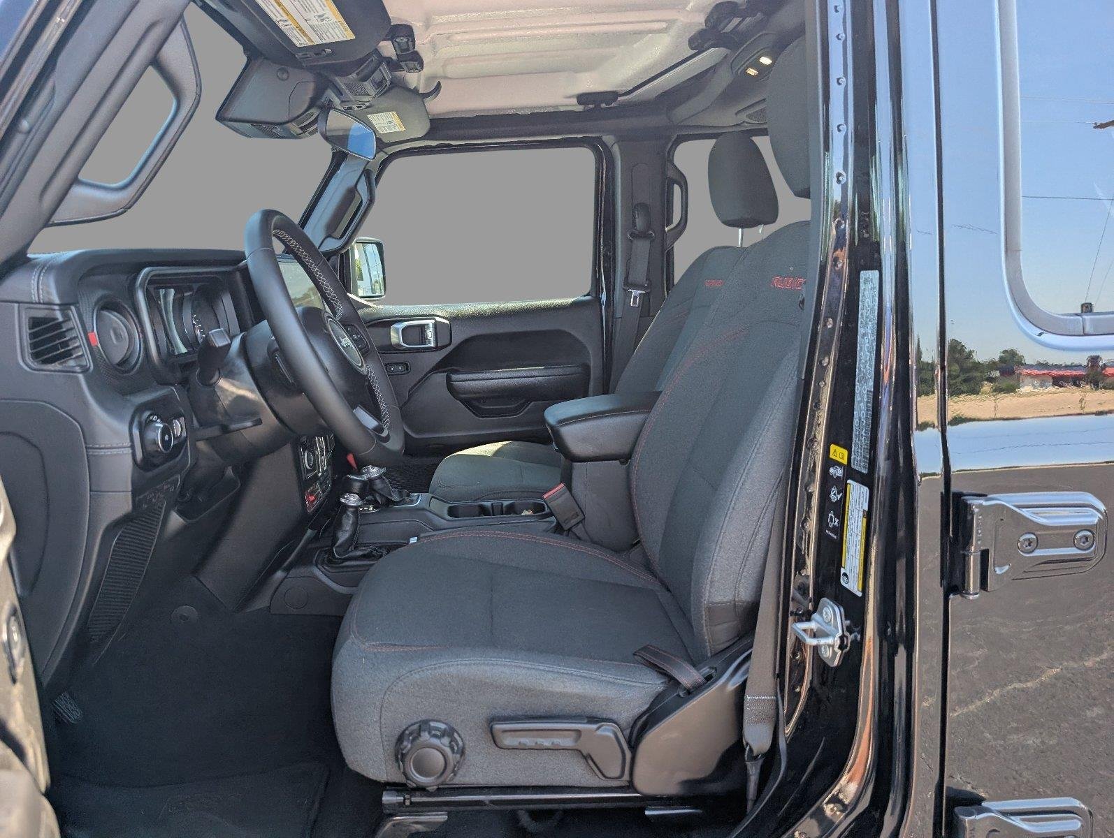 2025 Jeep Wrangler 4-Door Rubicon - Photo 15
