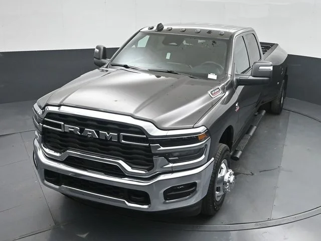 New 2026 Granite Crystal Metallic Clear-Coat Exterior Paint RAM Tradesman image 36