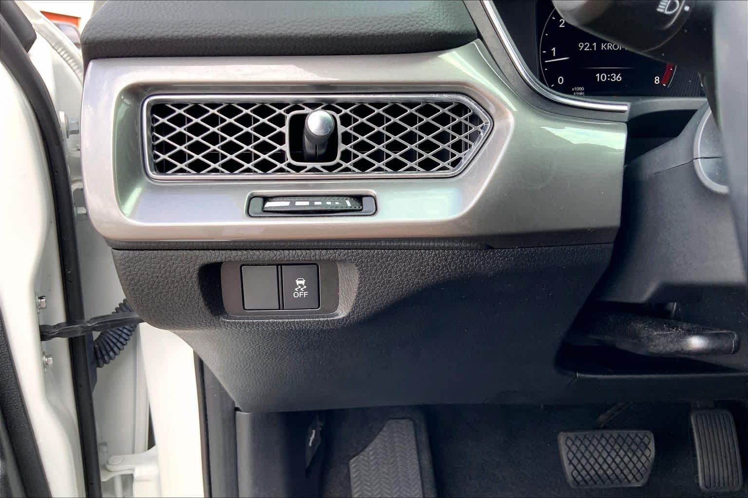 Used 2023 Platinum White Pearl Acura  image 32