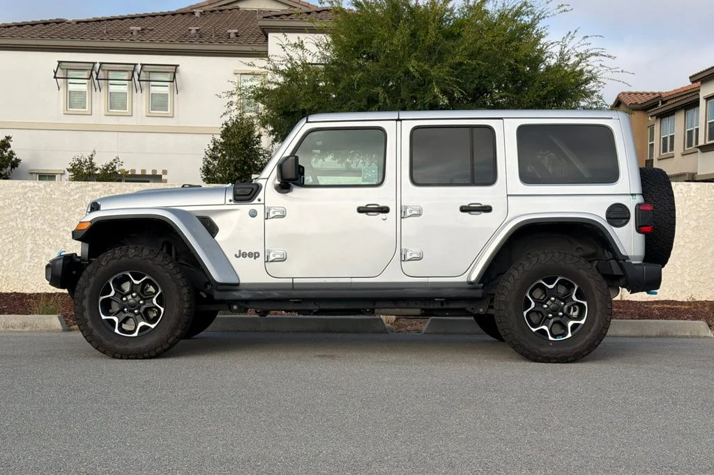 Used 2023 Silver Jeep Rubicon 4xe image 7