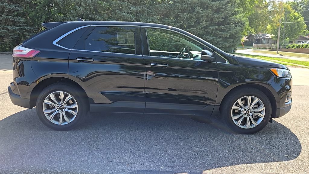 Used 2024 Black Metallic Ford Titanium image 34