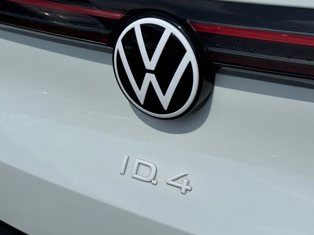 Certified Used 2023 Pure White Volkswagen Pro image 15