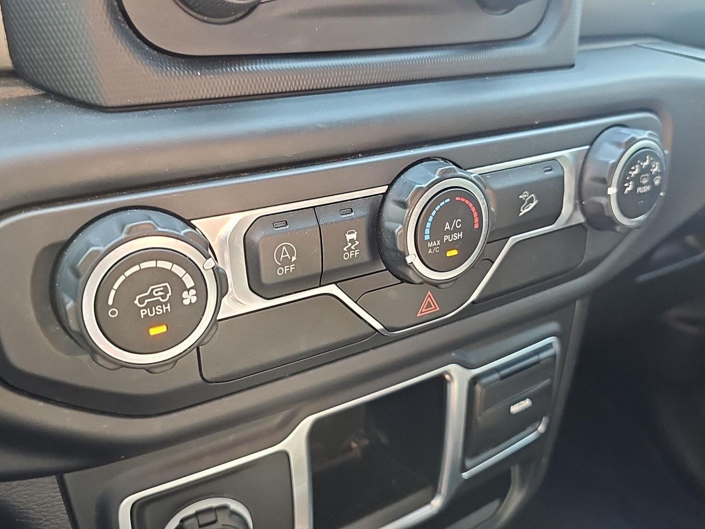 Used 2018 Mojito! Clearcoat Jeep Sport image 18