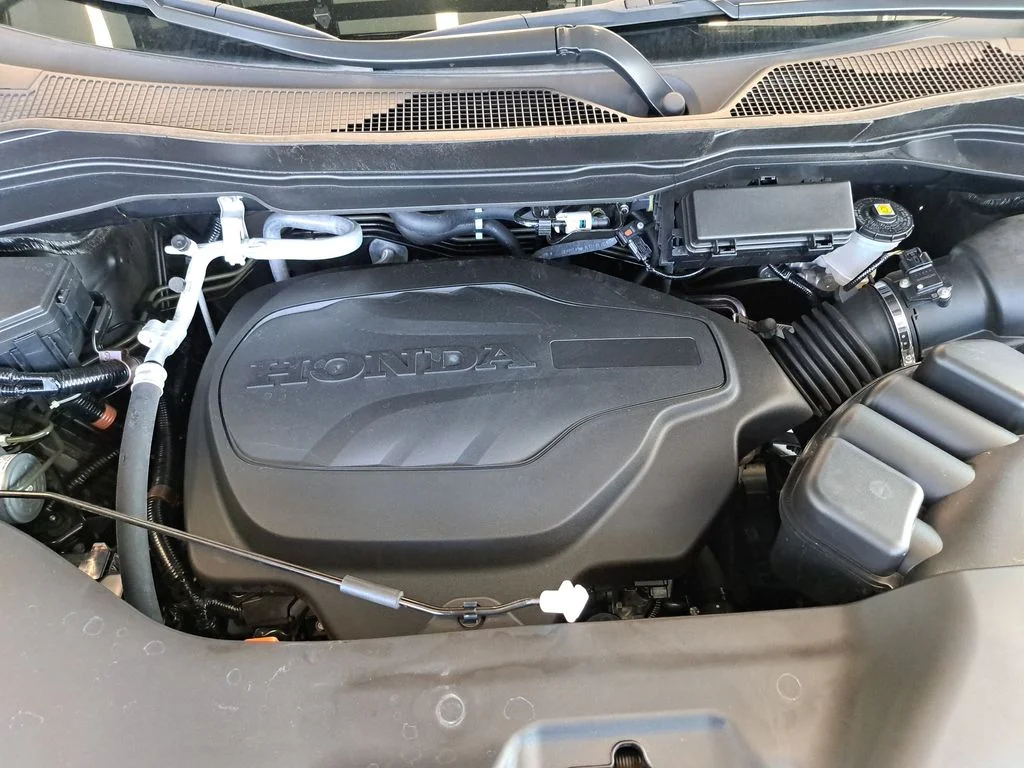 Used 2023 Beige Honda EX-L image 37