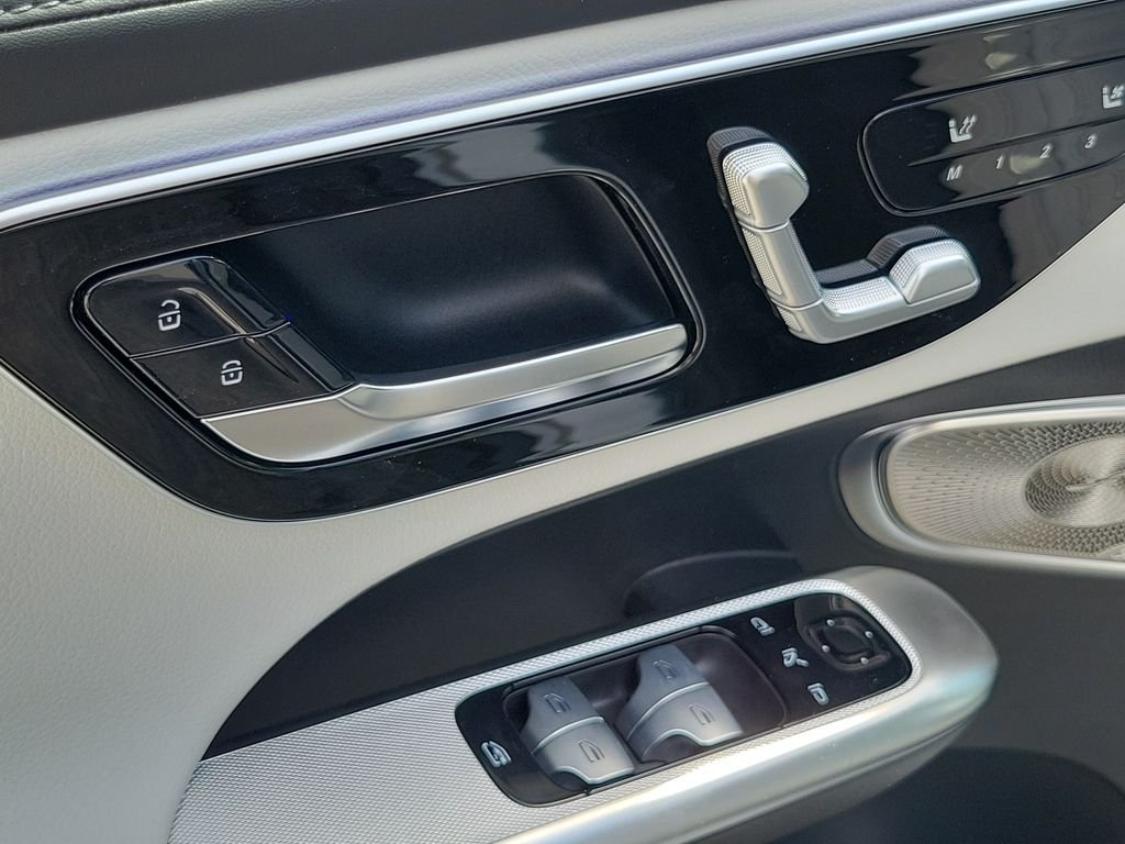New 2027 Cirrus Silver Metallic Mercedes-Benz GLC 300 image 17