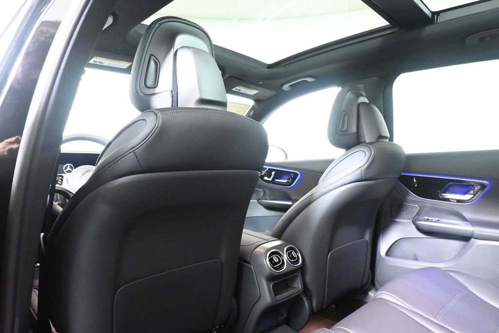 Used 2026 Black Mercedes-Benz GLC 300 image 29