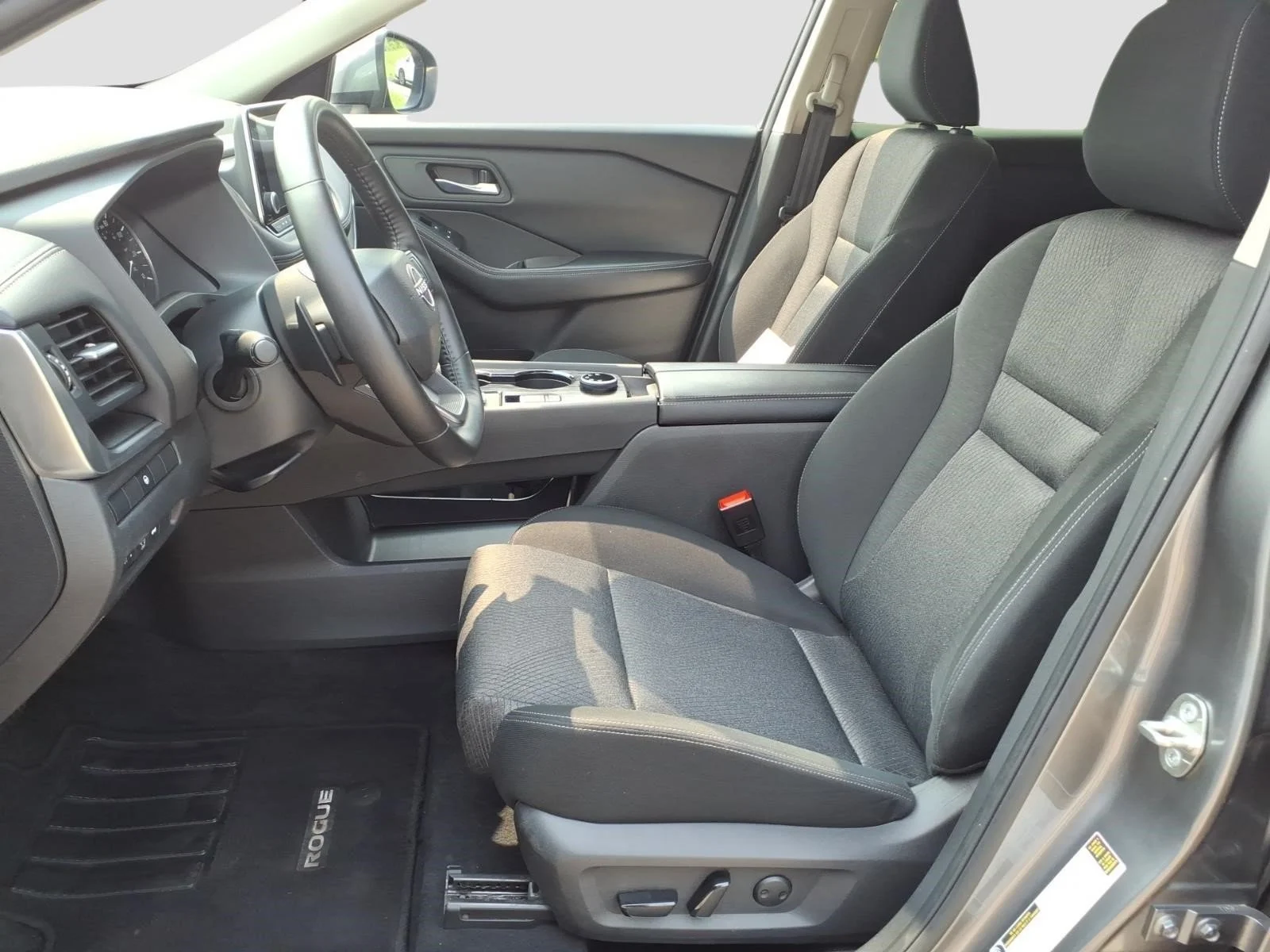 Used 2025 Gun Metallic Kad Nissan SV image 12