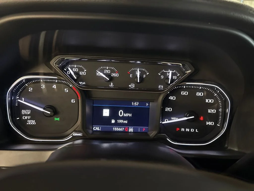 Used 2020 White GMC AT4 image 21