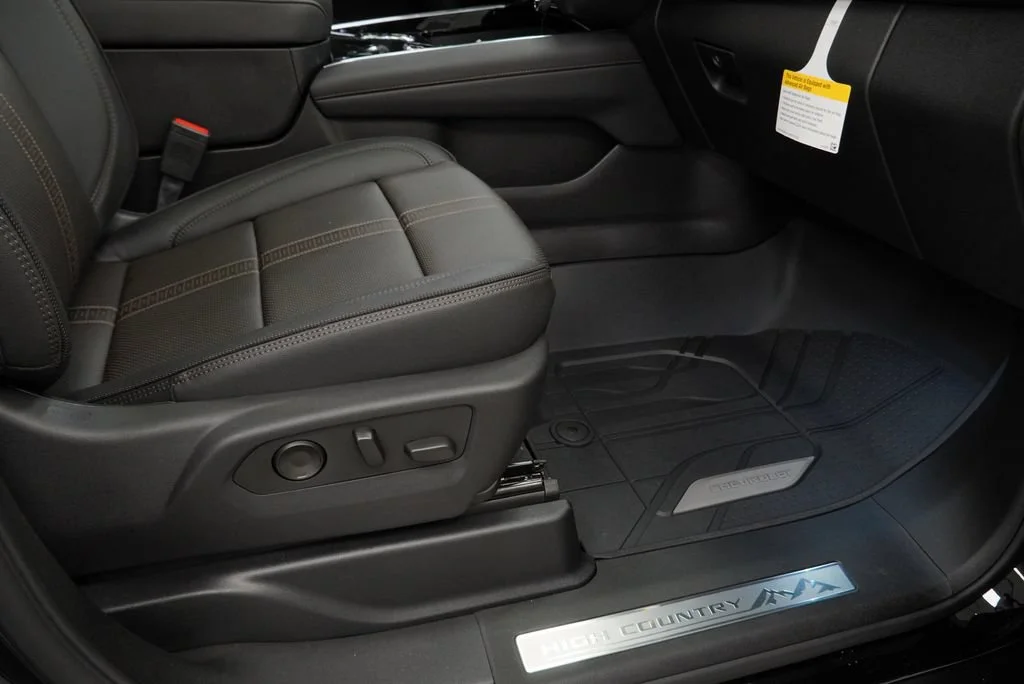 New 2026 Black Chevrolet High Country image 33