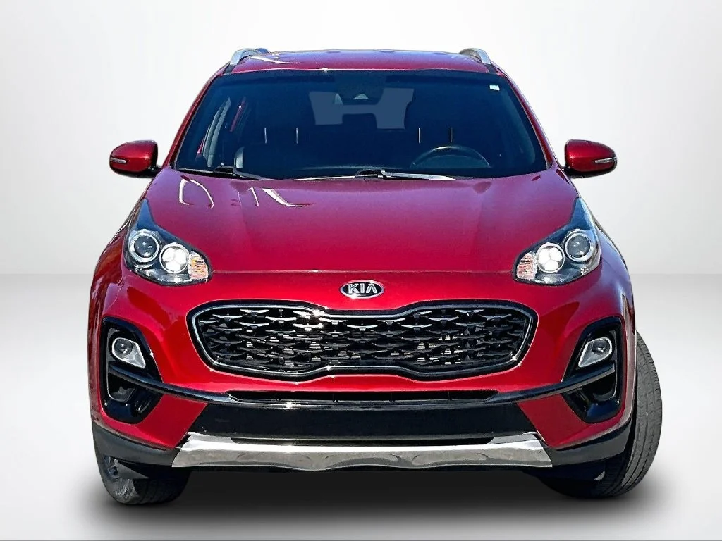 Used 2021 Red Kia S image 4