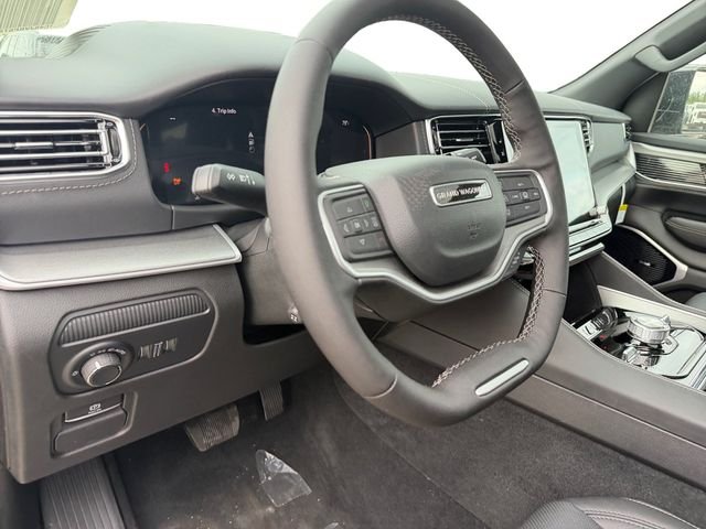New 2026 High Gloss Black Exterior Paint Jeep Limited Reserve image 13