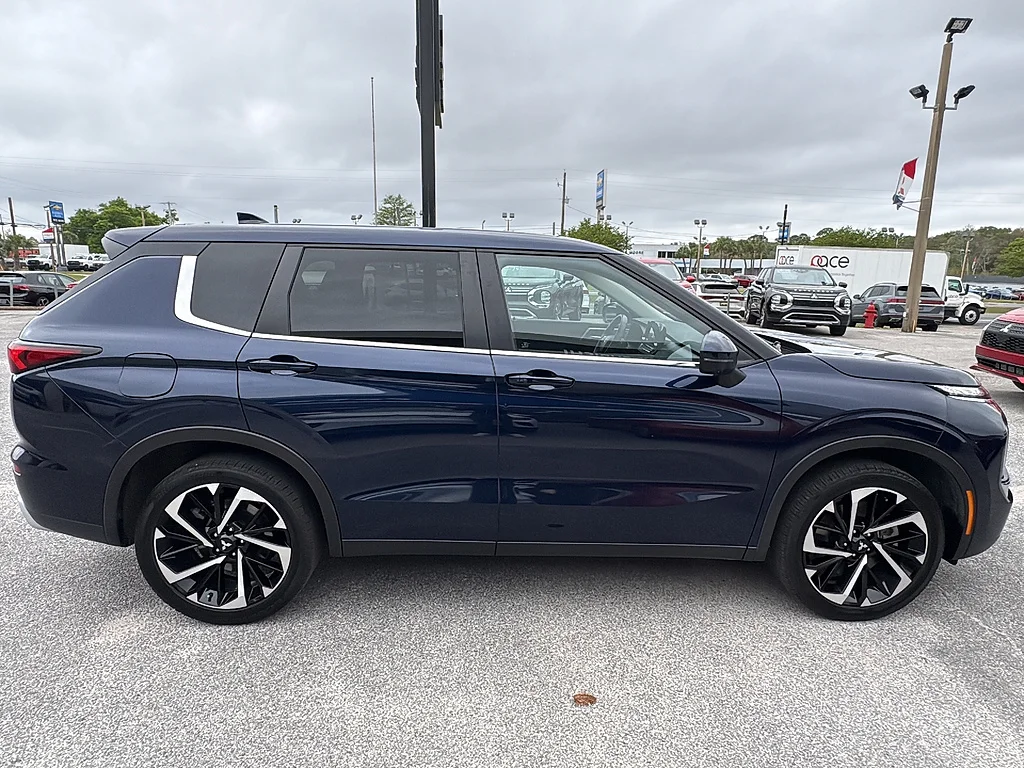 Used 2024 Cosmic Blue Metallic Mitsubishi  image 7