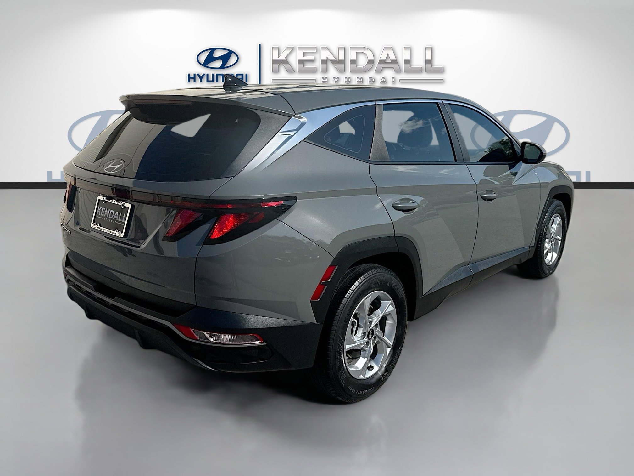 Used 2024 Hampton Gray Hyundai SE image 6